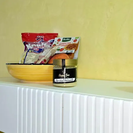 Happy Homes Yellow - Dein Stylisches Design-apartment - Wlan - Netflix - Parkplatz Nidda