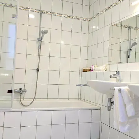 Happy Homes Yellow - Dein Stylisches Design-apartment - Wlan - Netflix - Parkplatz * Nidda