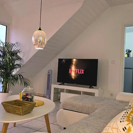 Happy Homes Yellow - Dein Stylisches Design-apartment - Wlan - Netflix - Ps5 - P شقة