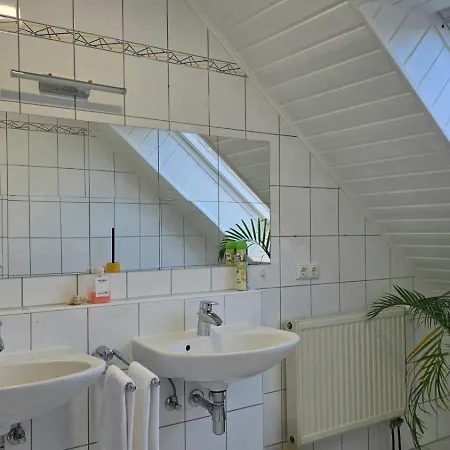 Happy Homes Yellow - Dein Stylisches Design-apartment - Wlan - Netflix - Parkplatz Nidda