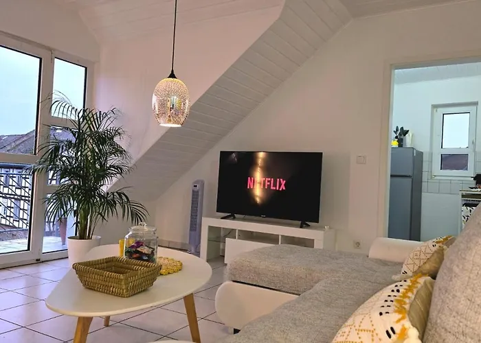 Happy Homes Yellow - Dein Stylisches Design-apartment - Wlan - Netflix - Parkplatz アパート